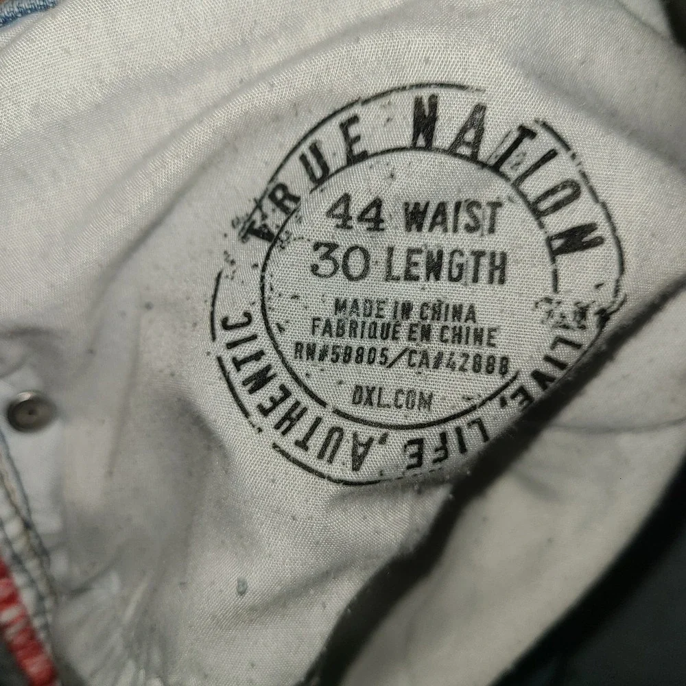 True Nation by‎ DXL Wild Pride Jeans Mens 44x30 Tapered Fit Distressed Denim NEW